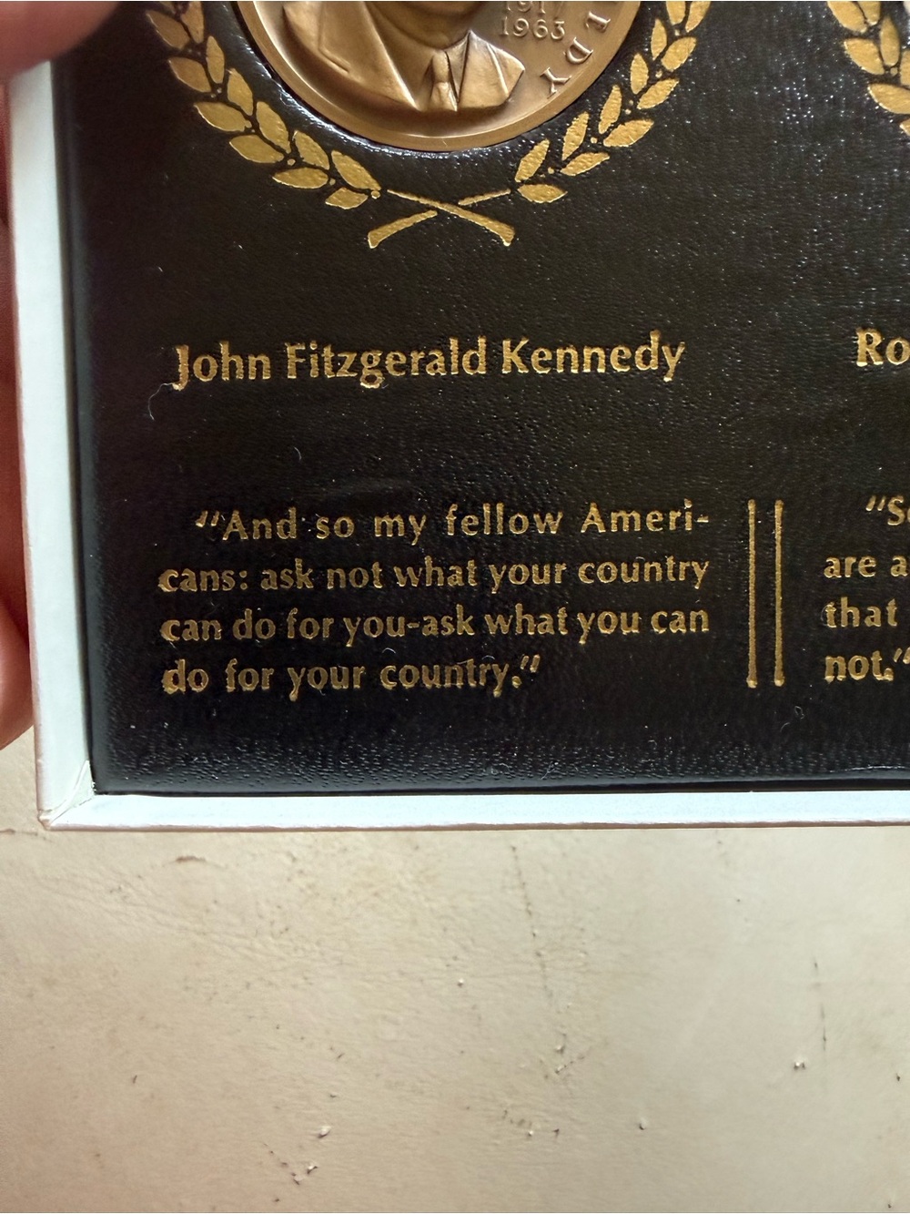 1960’’s JFK and RFK Kennedy Memorial Medal Collector Set - in original packaging - Picture 7 of 11